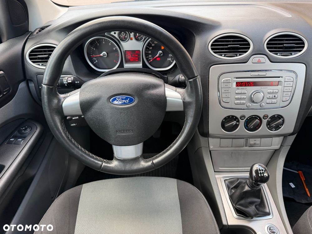 Ford Focus 1.6 16V Style - 11