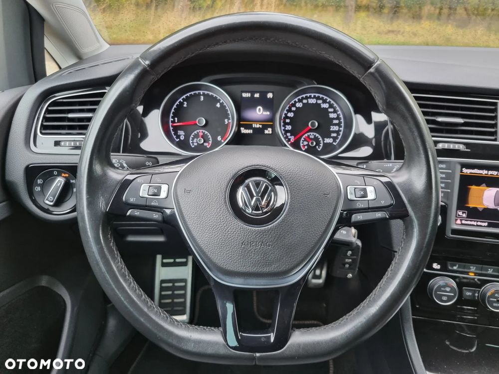 Volkswagen Golf - 27