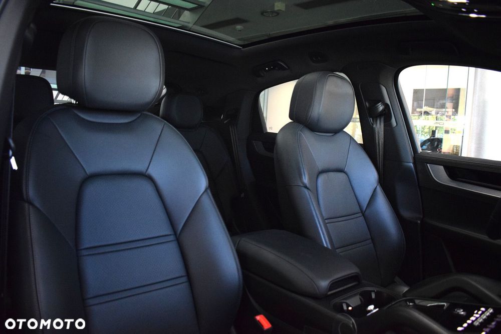 Porsche Cayenne - 18