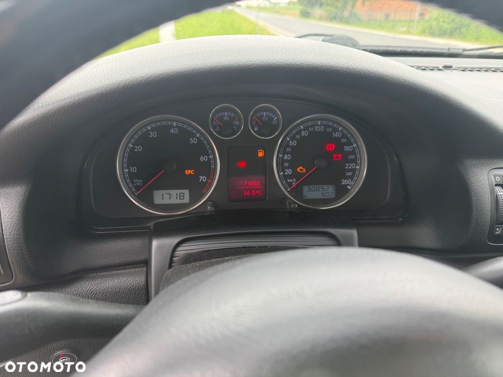Volkswagen Passat 1.8T Comfortline - 8