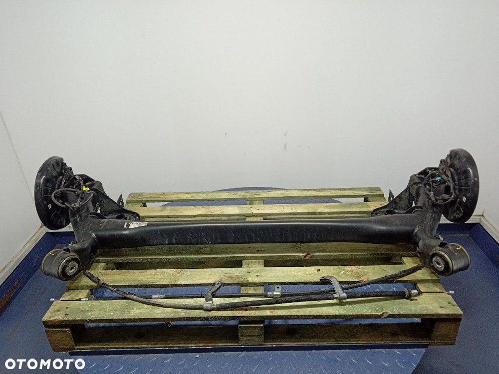 HYUNDAI I30 III KOMBI BELKA TYLNA ZAWIESZENIA TYŁ 55100F2500 - 1