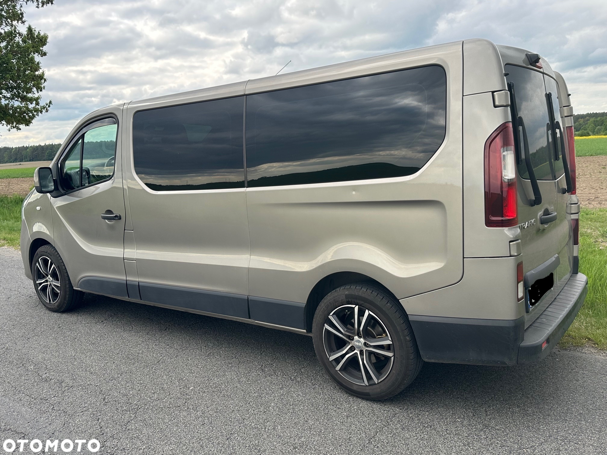 Renault Trafic Grand SpaceClass 1.6 dCi - 18