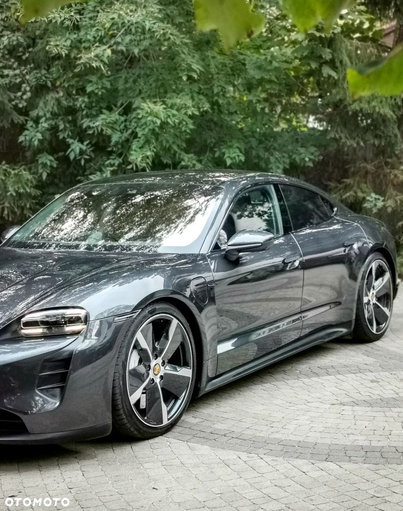Porsche Taycan - 5