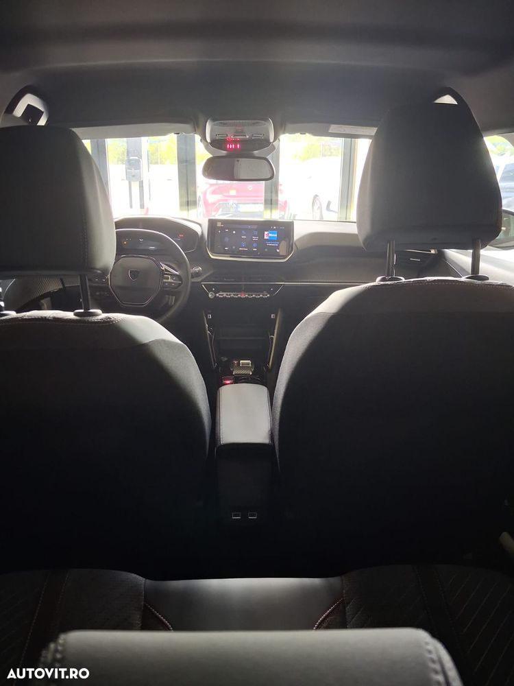 Peugeot 2008 1.2L e-DCS6 MHEV Allure - 8