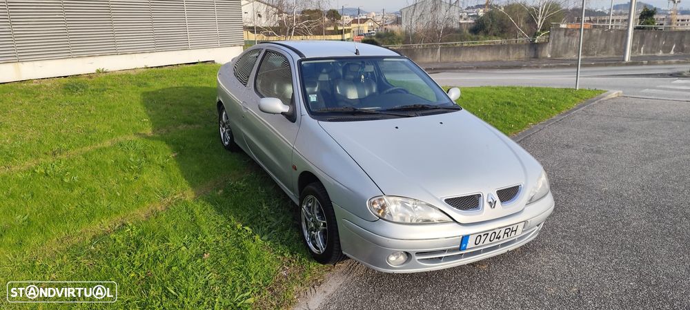 Renault Mégane Grand Coupe - 3