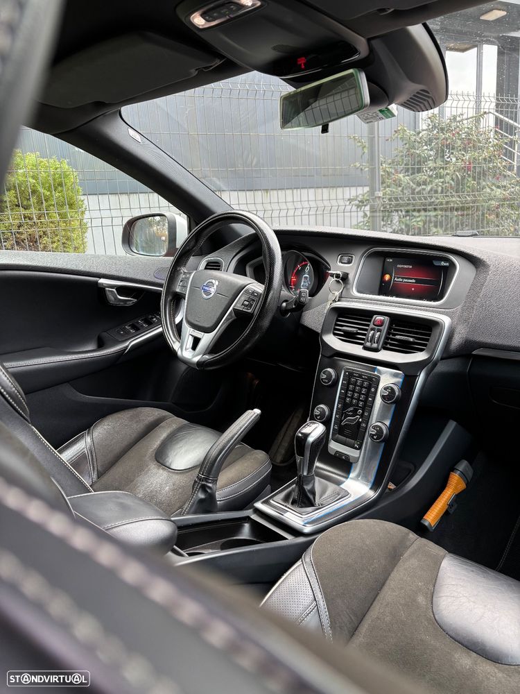 Volvo V40 2.0 D2 R-Design - 3