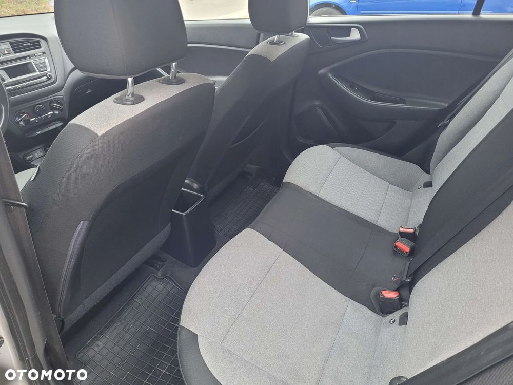 Hyundai i20 1.2 Trend - 13