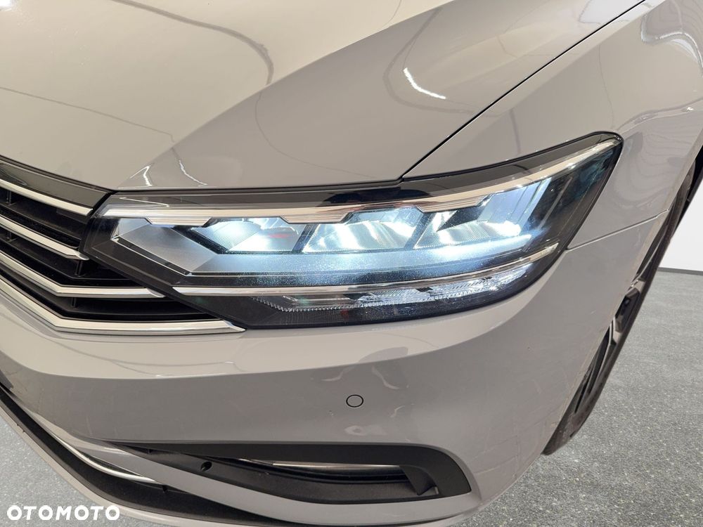 Volkswagen Passat Variant - 10