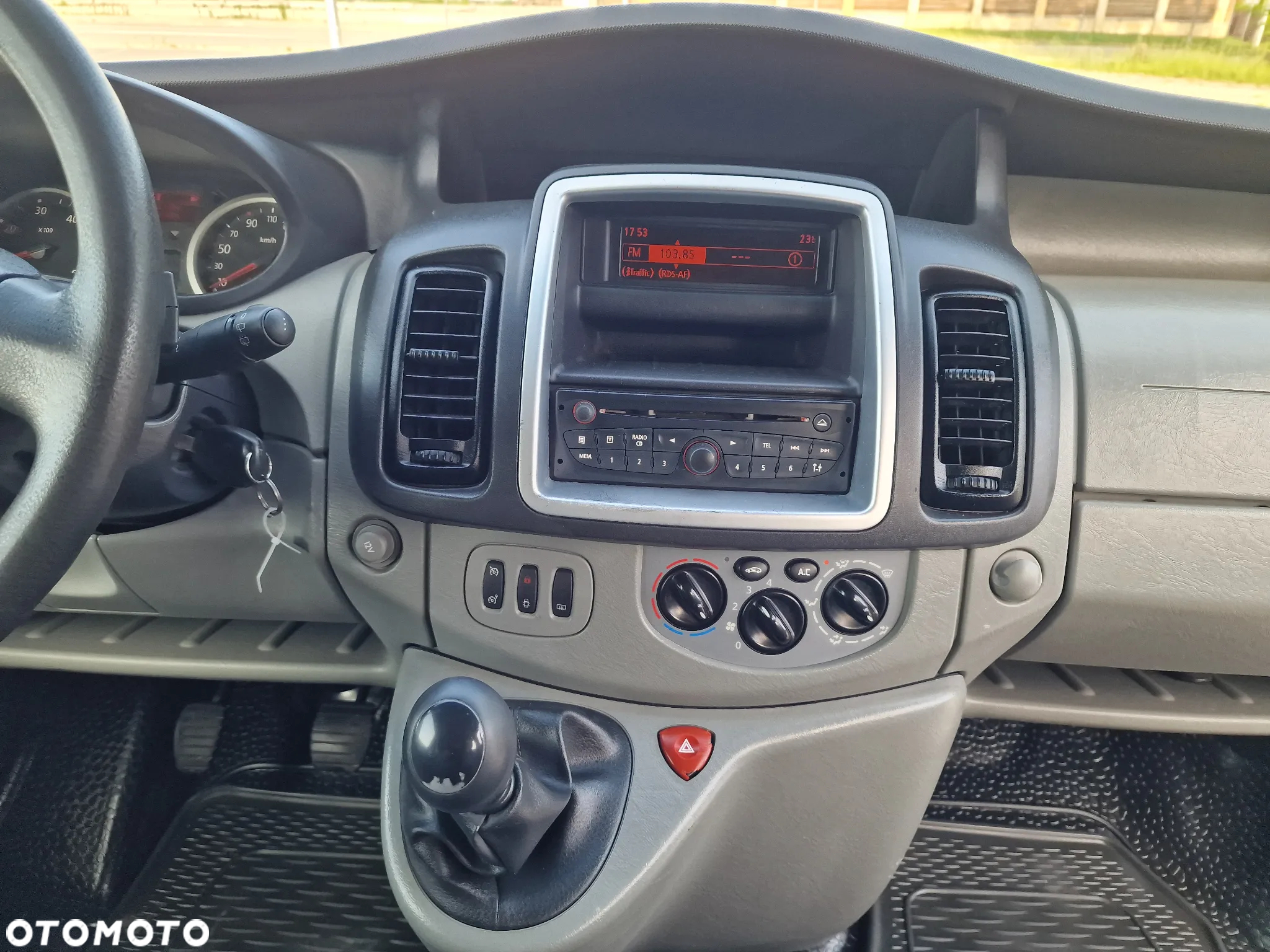 Renault Trafic - 18