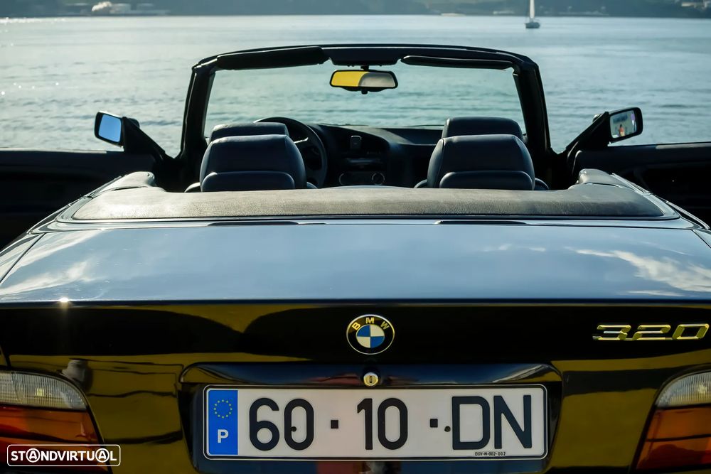 BMW 320 i Touring - 20