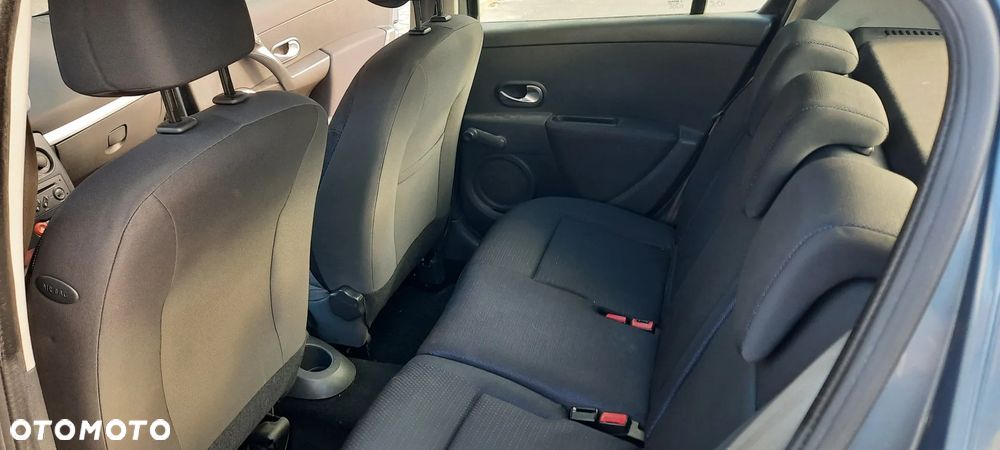 Renault Clio - 7