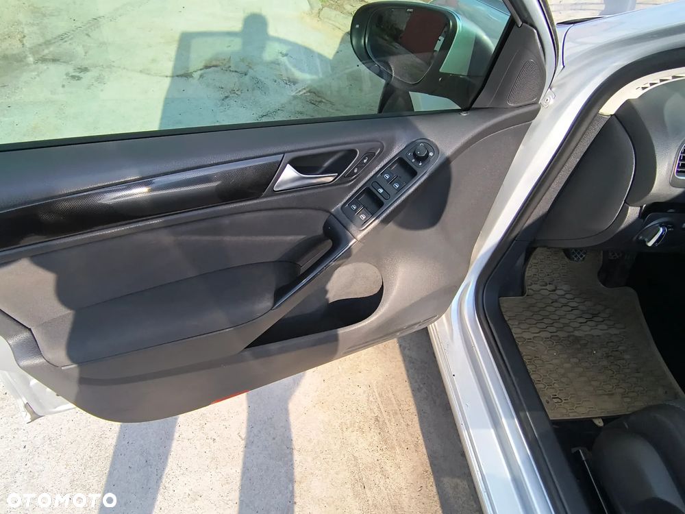 Volkswagen Golf 2.0 TDI Highline - 12