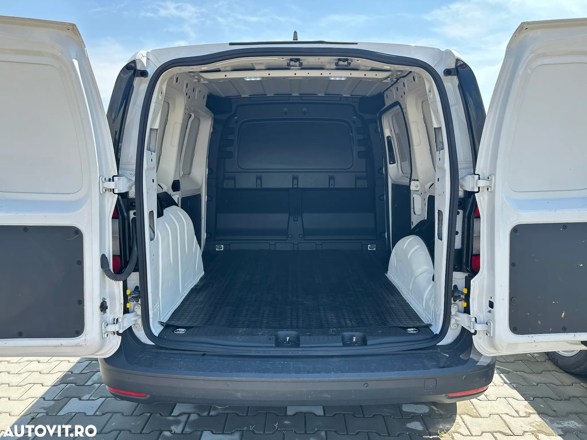Volkswagen Caddy 2.0 TDI - 16