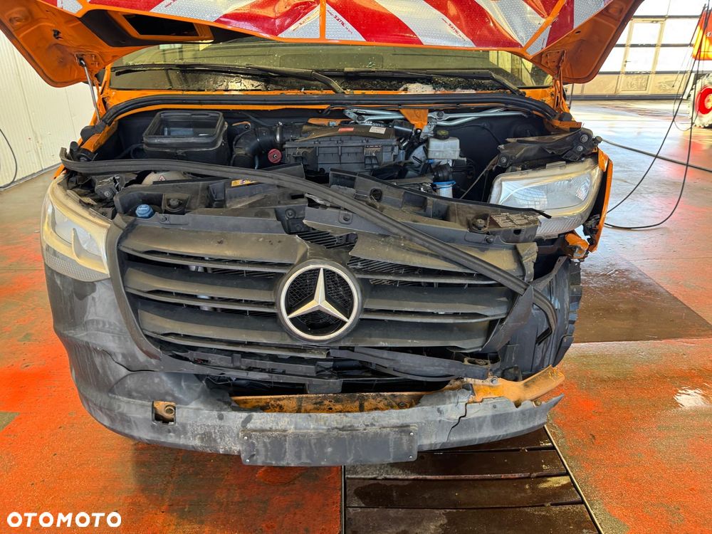 Mercedes-Benz Sprinter - 16