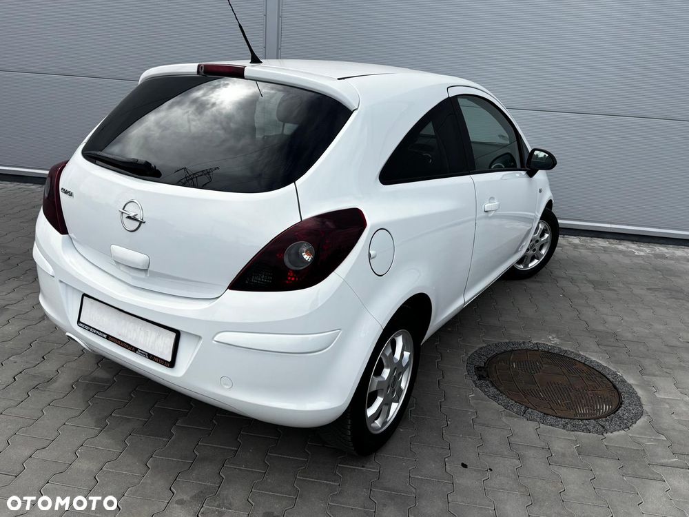 Opel Corsa 1.4 16V Color Edition - 4