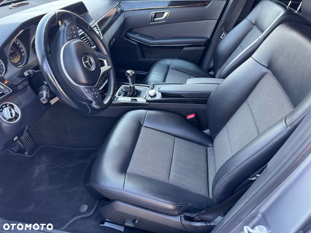 Mercedes-Benz Klasa E 200 CGI BlueEffICIENCY Avantgarde - 34