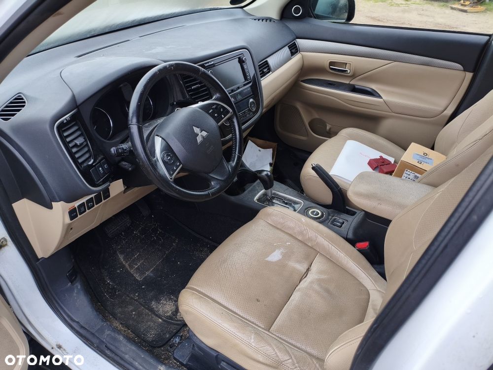 Mitsubishi Outlander - 5