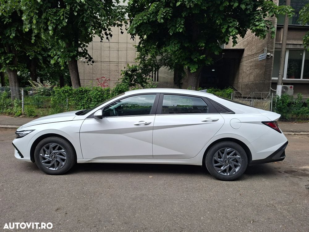 Hyundai Elantra 1.6 l 123 CP 6MT Highway - 19