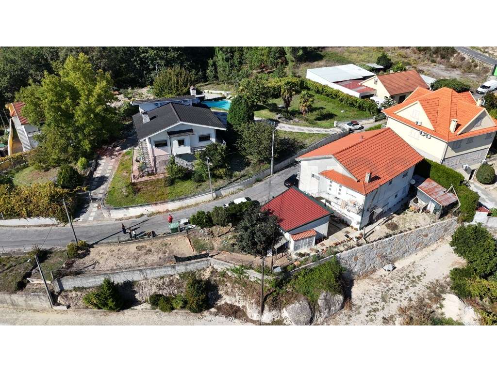 Moradia T5 | Dois pisos - Grande imagem: 5/6