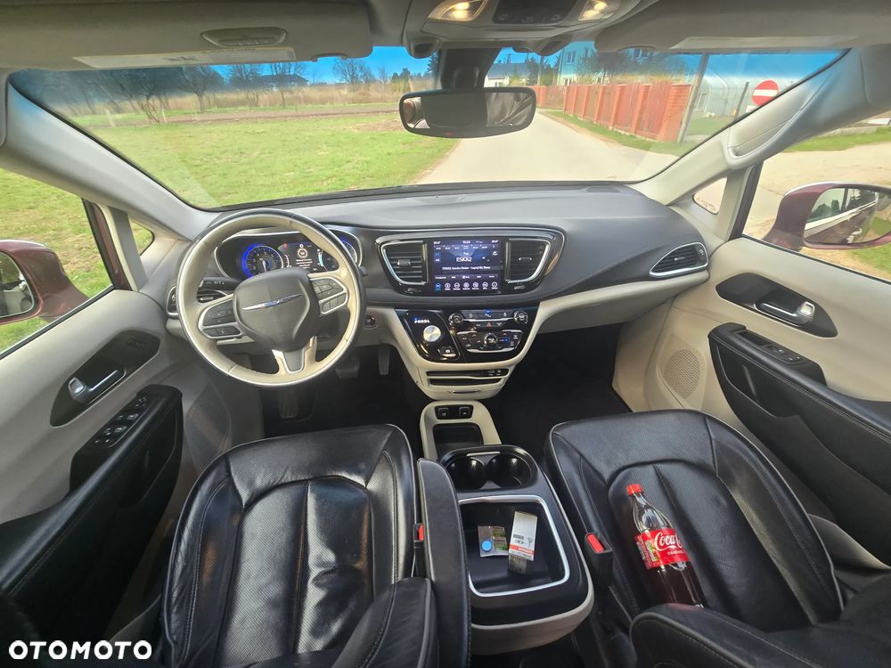 Chrysler Pacifica - 22