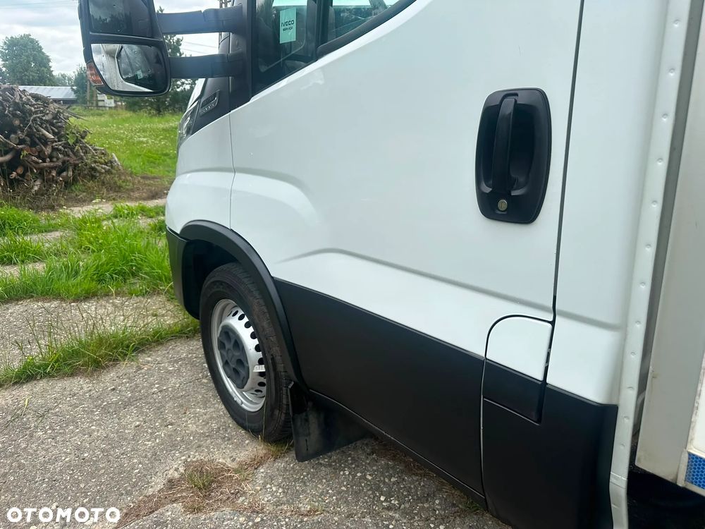 Iveco Daily KONTENER+WINDA (udźwig 750kg) 2.3 diesel 156 kM automat 2021 WEBASTO, KAMERA COFANIA, GWARANTOWANY NIEWIELKI PRZEBIEG 160tyś. - 16