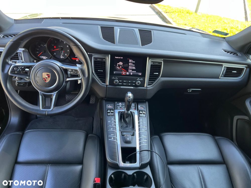 Porsche Macan - 25