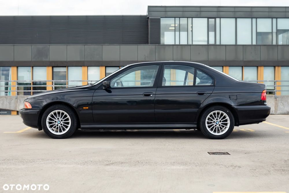 BMW Seria 5 523i - 11