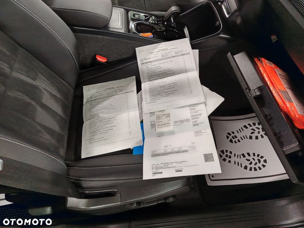 Volvo XC 40 B4 Plus Dark - 39