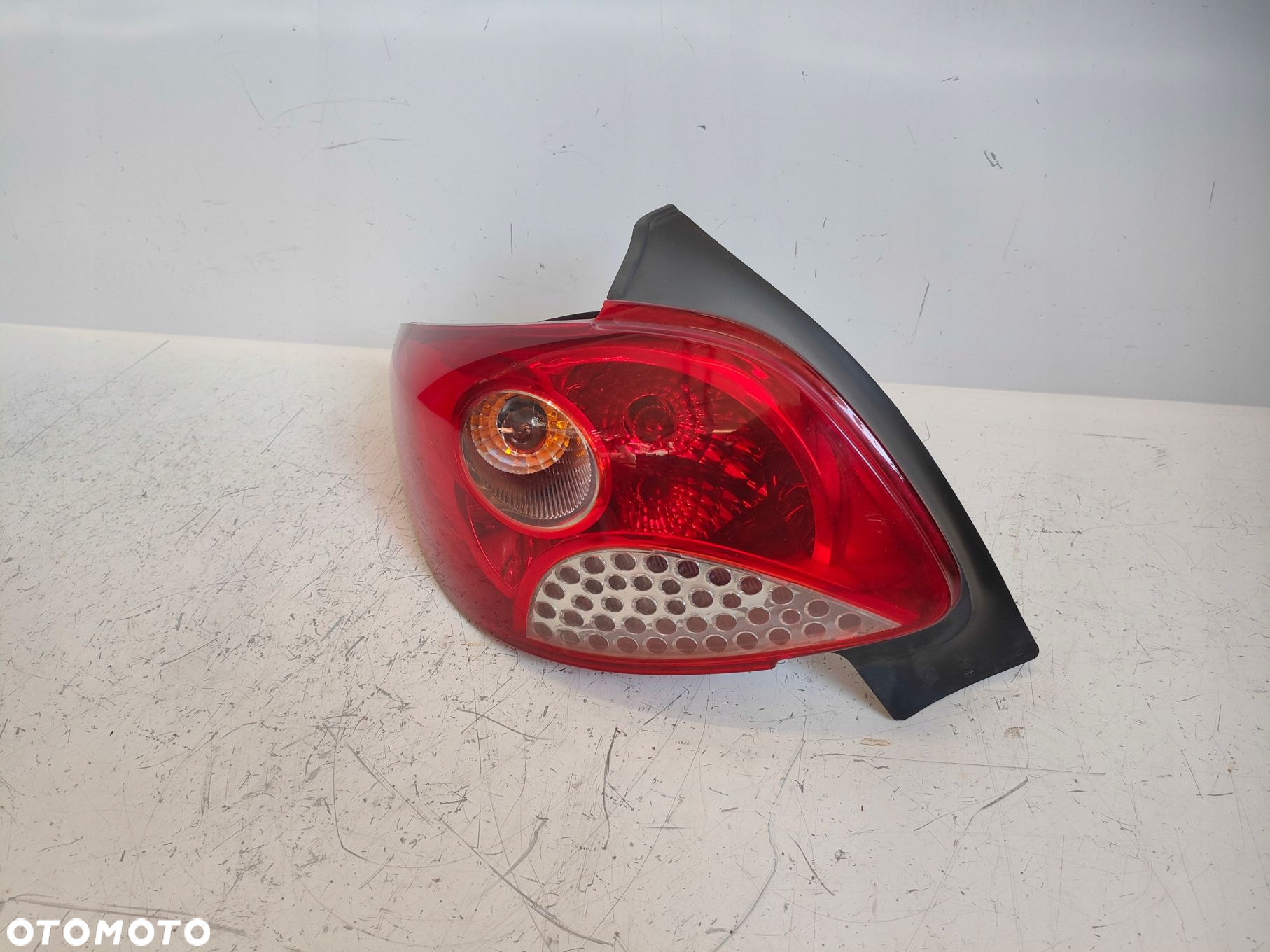 PEUGEOT 206+ 3D LAMPA LEWY TYŁ TYLNA - 3