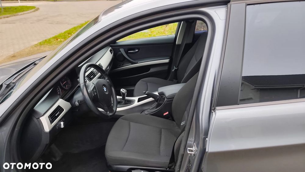 BMW Seria 3 318d DPF Edition Sport - 5