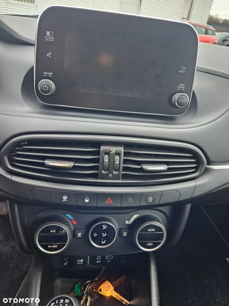 Fiat Tipo 1.4 T-Jet Business Line - 21