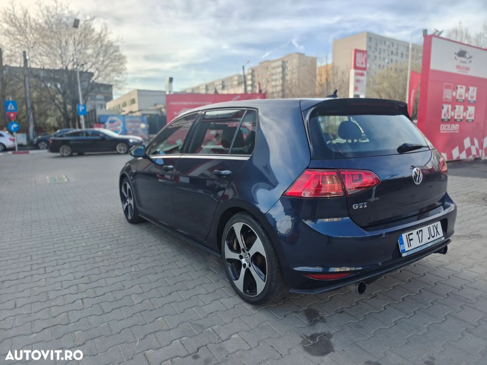 Volkswagen Golf 2.0 GTI DSG - 11