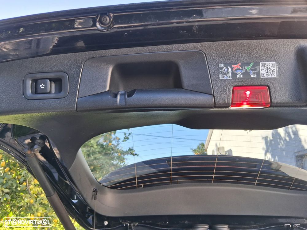 Mercedes-Benz GLA 250 e 8G-DCT Progressive — fotografia 7