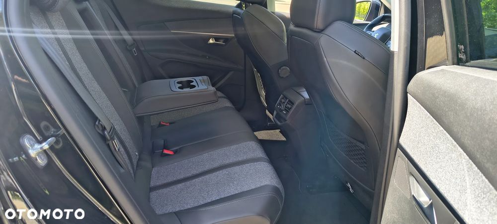 Peugeot 3008 PureTech 130 Stop & Start GPF EAT8 Allure Business-Paket - 17