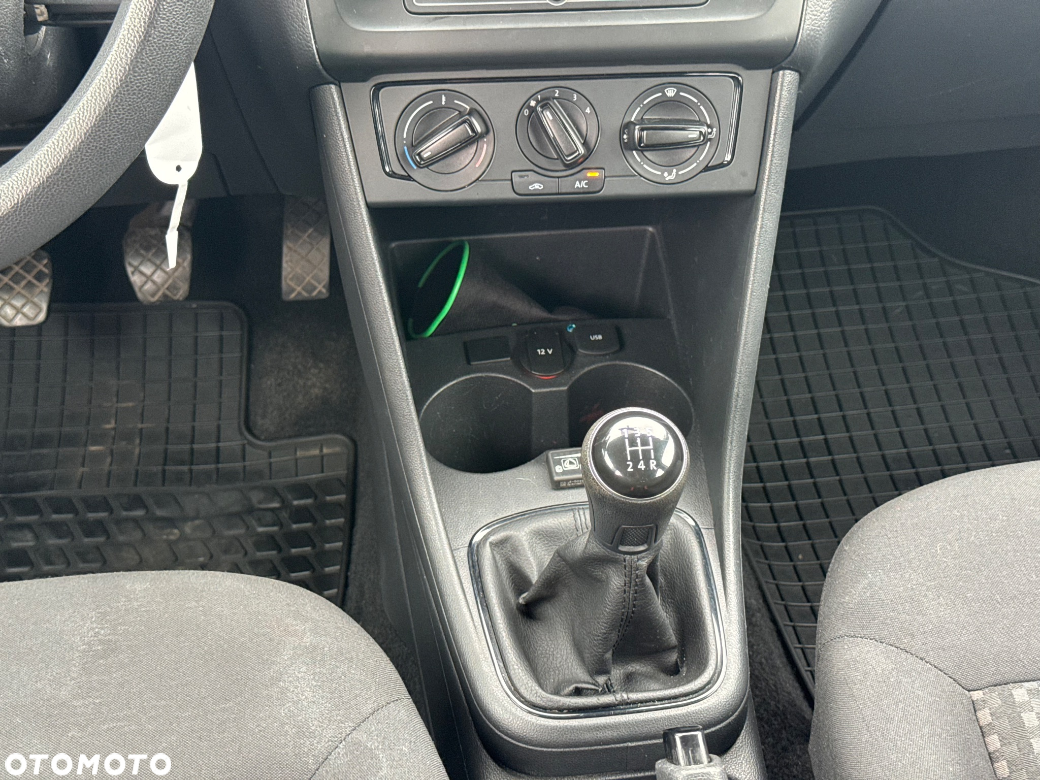 Volkswagen Polo 1.0 Trendline Perfectline - 27