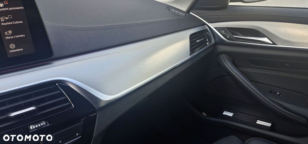 BMW Seria 5 520d xDrive Luxury Line - 11