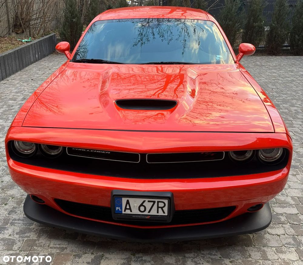 Dodge Challenger - 2