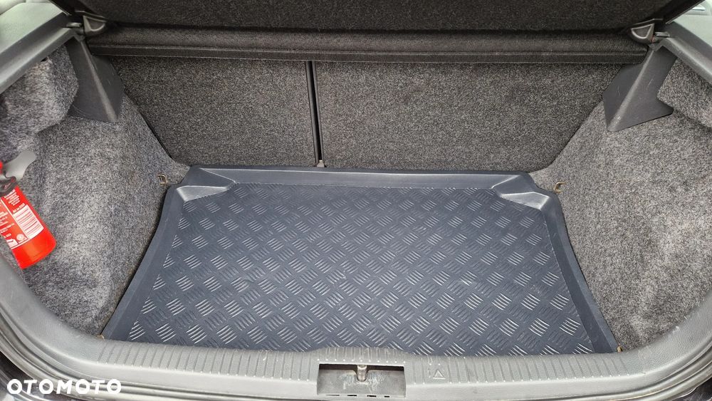 Volkswagen Polo 1.4 TDI Highline - 25