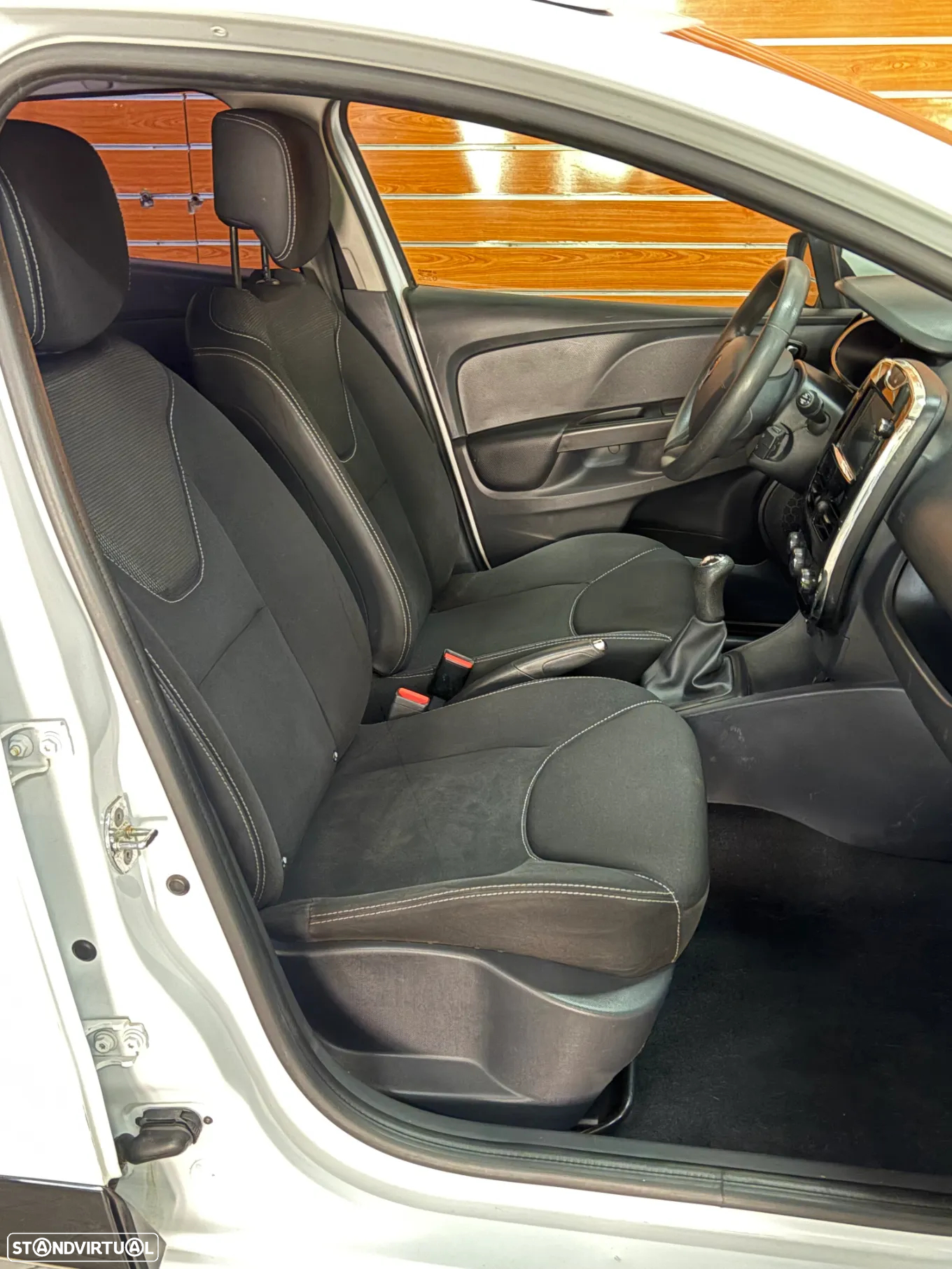 Renault Clio Sport Tourer 0.9 TCE Dynamique S - 9