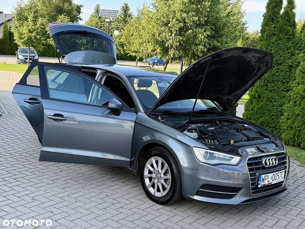 Audi A3 Sportback 1.6 TDI S line Sportpaket - 34
