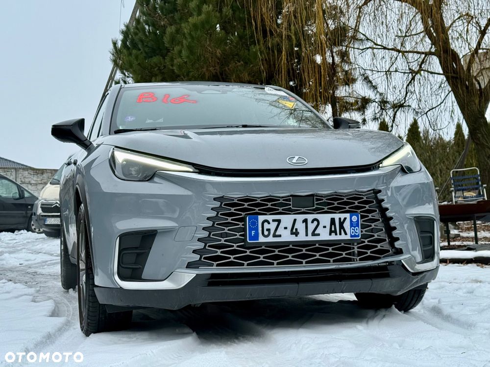 Lexus LBX FWD Emotion - 3