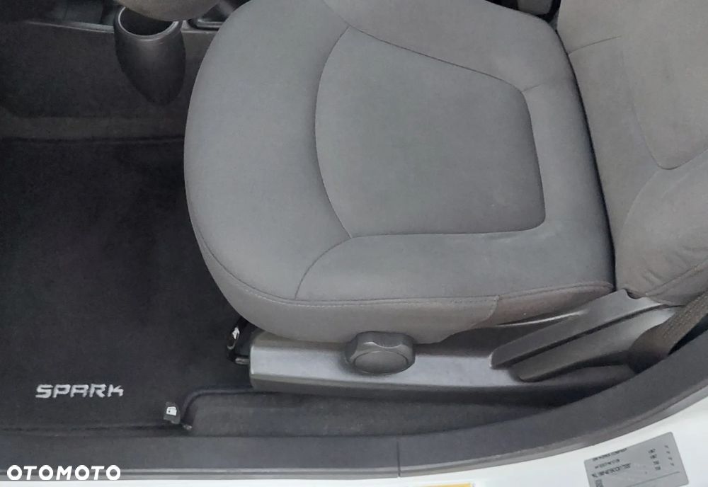 Chevrolet Spark 1.0 - 17