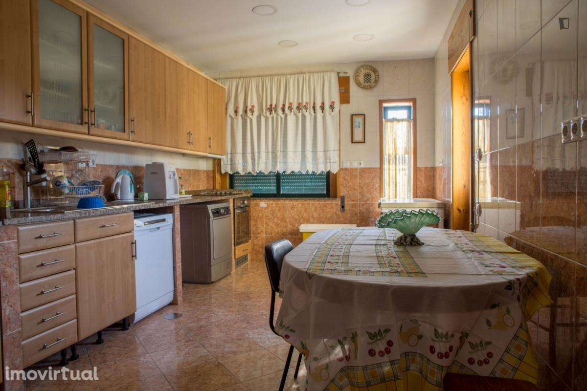 Quarto - localizado em Campanhã Porto - Grande imagem: 4/15