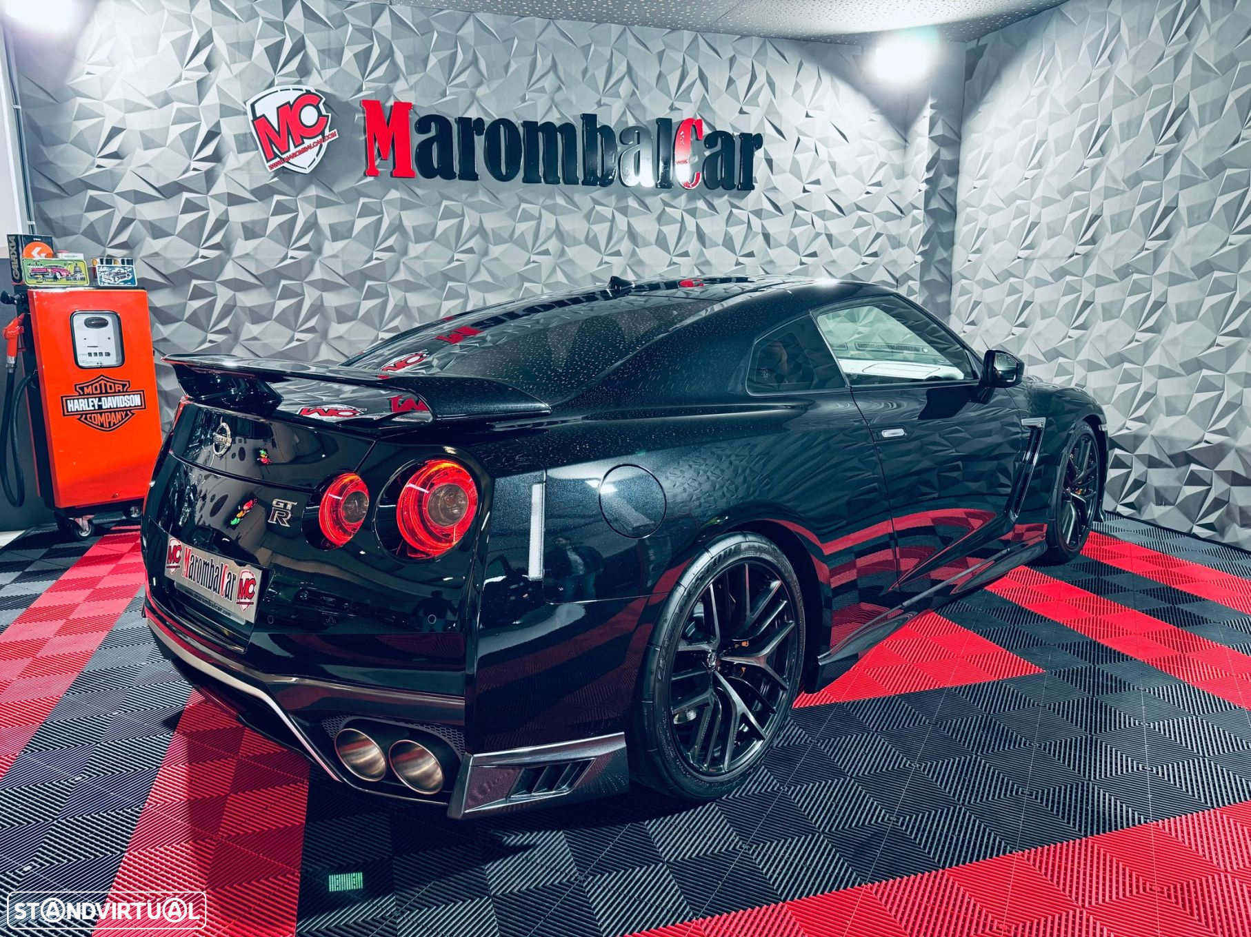 Nissan GT-R 3.8 V6 Black Edition - 8