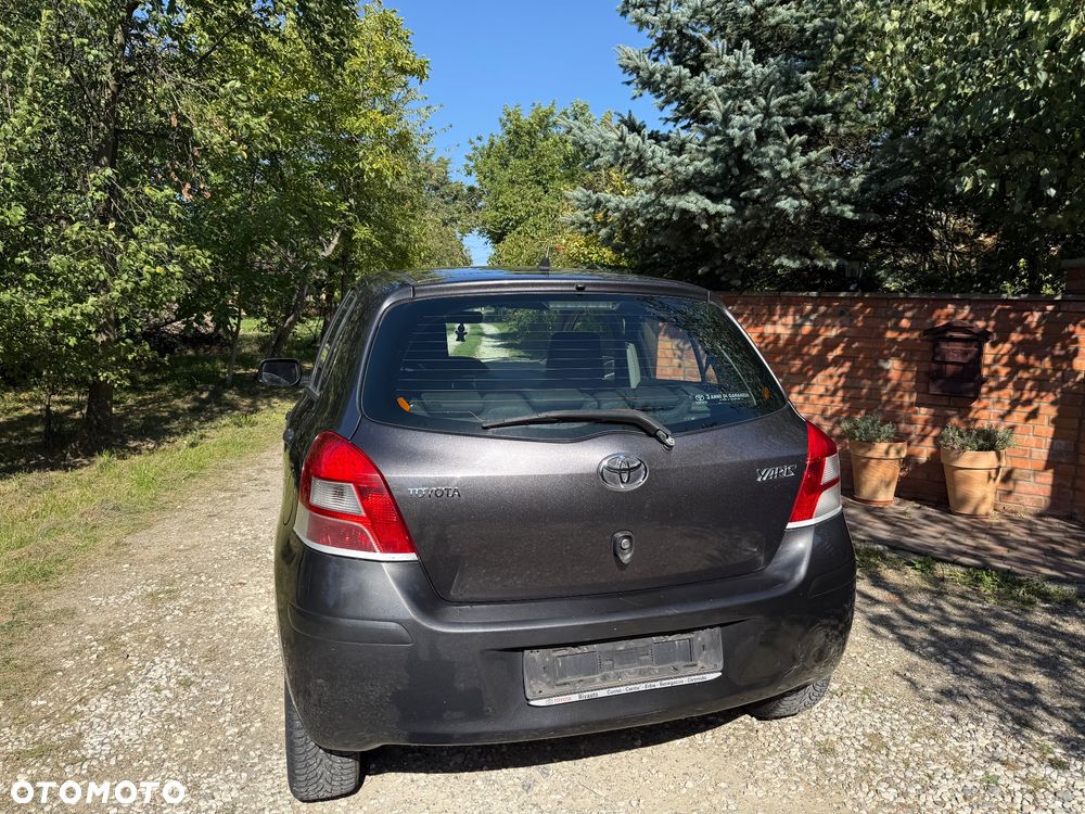 Toyota Yaris 1.0 VVT-i - 5