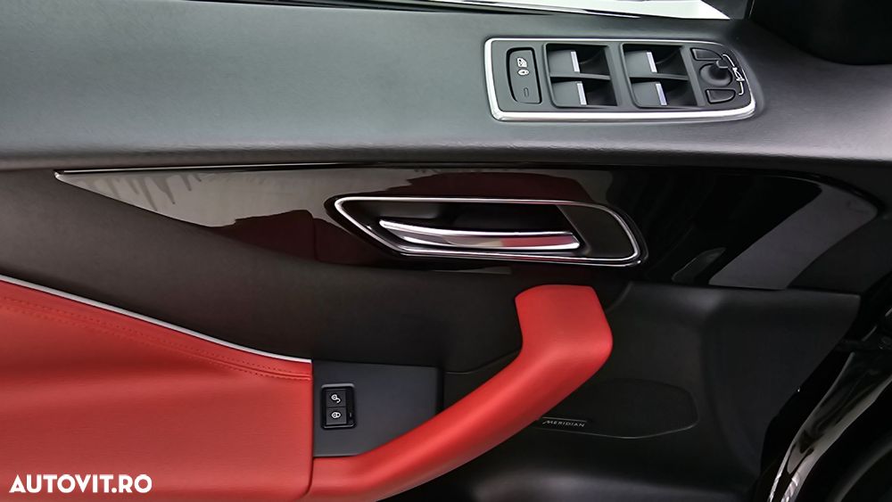Jaguar F-Pace 30d AWD R-Sport - 11