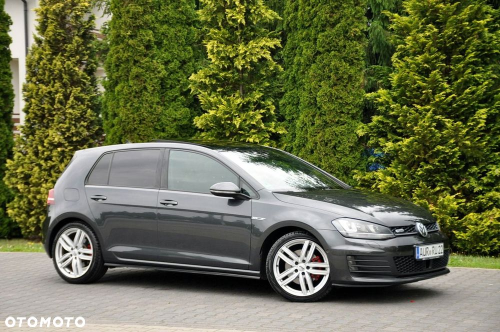 Volkswagen Golf - 4