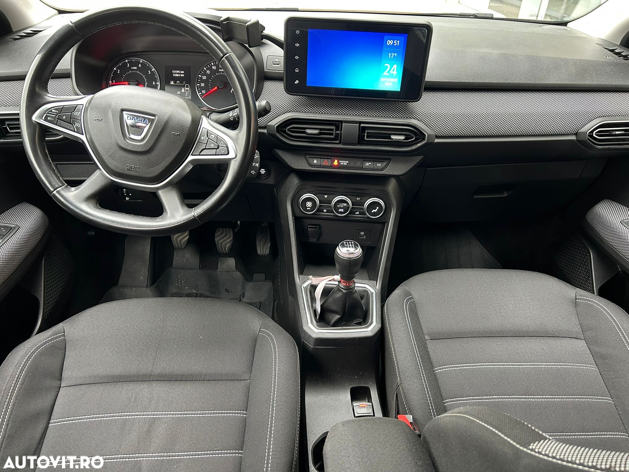 Dacia Logan TCe 90 Essential - 15