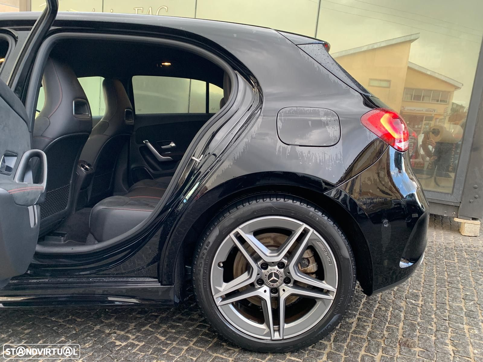Mercedes-Benz A 250 e AMG Line - 14