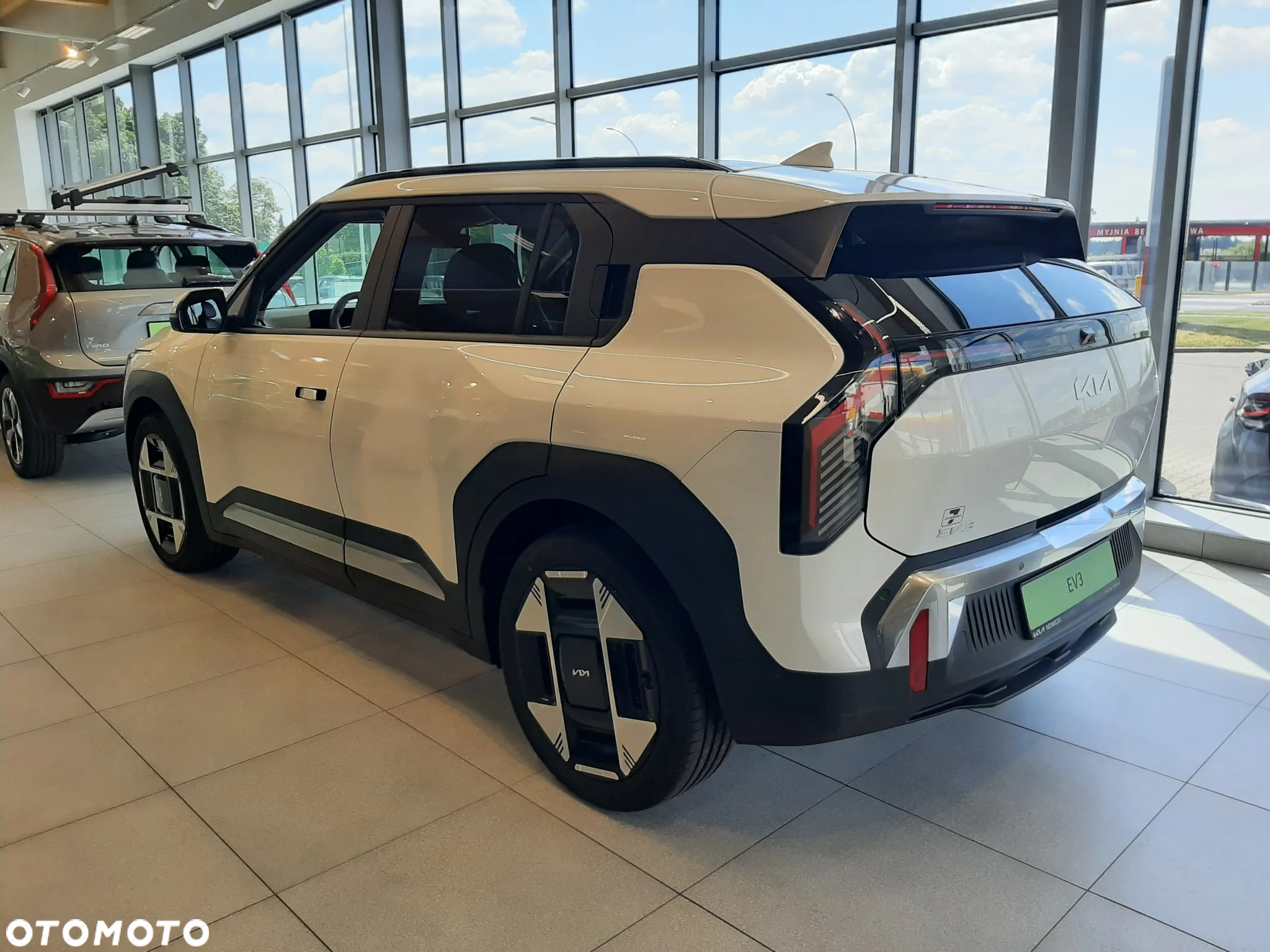 Kia EV3 81.4kWh Business Line - 2